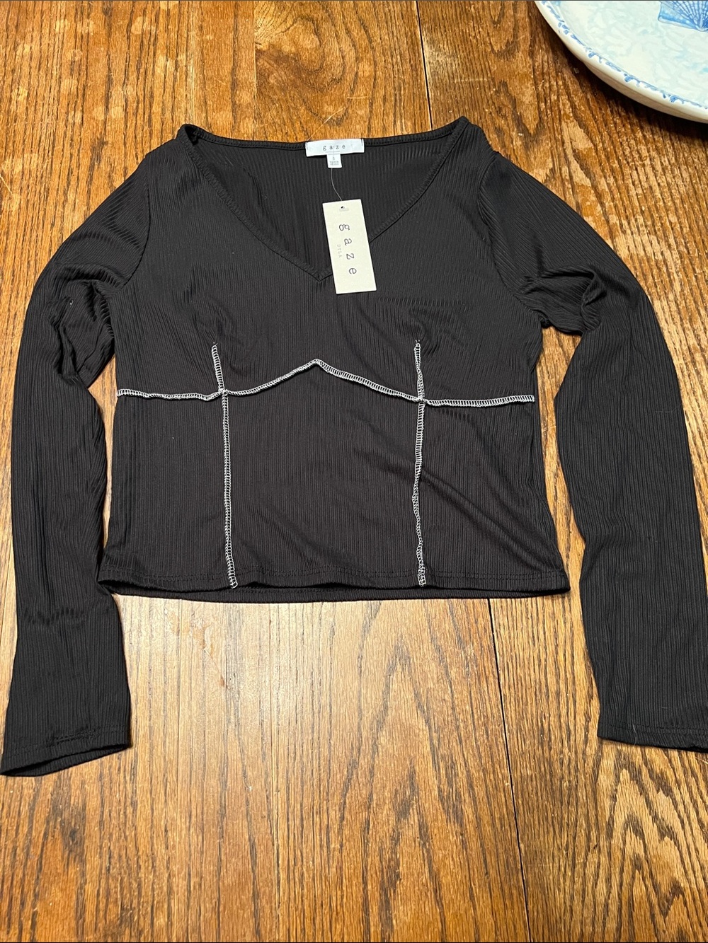 gaze DTLA Black Ribbed Long-Sleeve V-Neck Top with White Contrast Seams